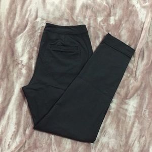 Lululemon / Jet Crop Slim / black / 4